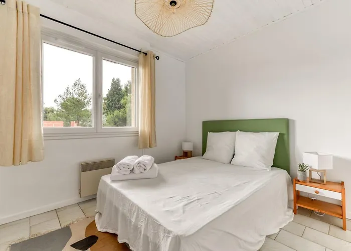 Casa Lacambra - - 8 People 度假居 *